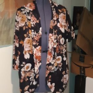 Black Floral Kimono Top
